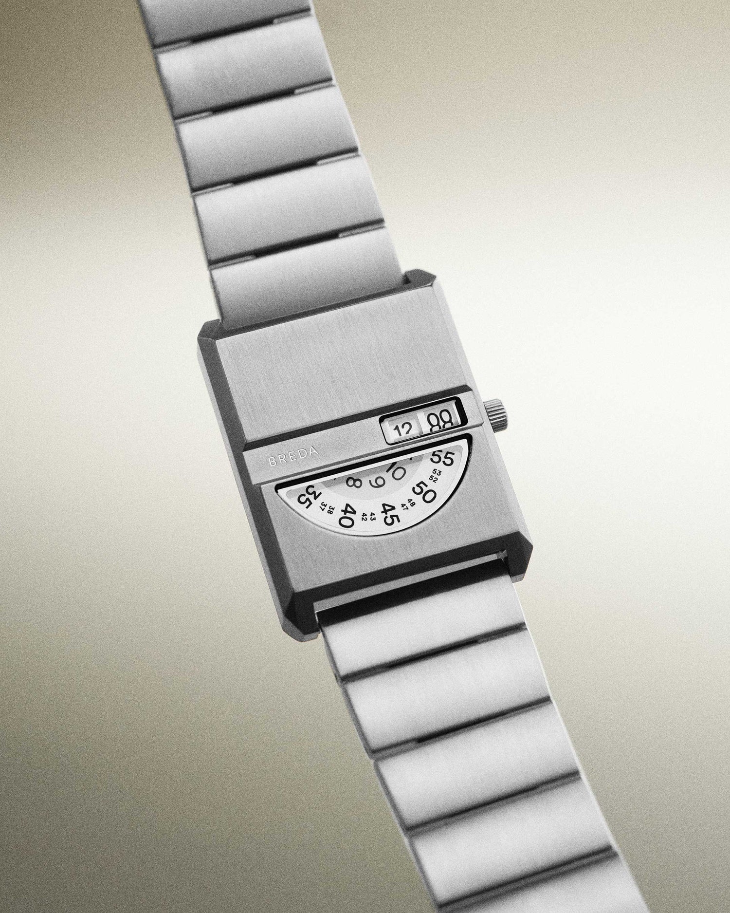 Breda Pulse Tandem 1747b Spring 3 2023 Silver Metal Bracelet Watch Studio 01 91c171b3 070c 446a Bbb6 D4b442e1c4d0
